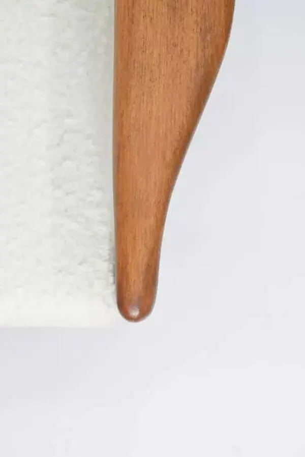 Illustration numéro 5 du produit Canapé des années 60, en teck et bouclé blanc.