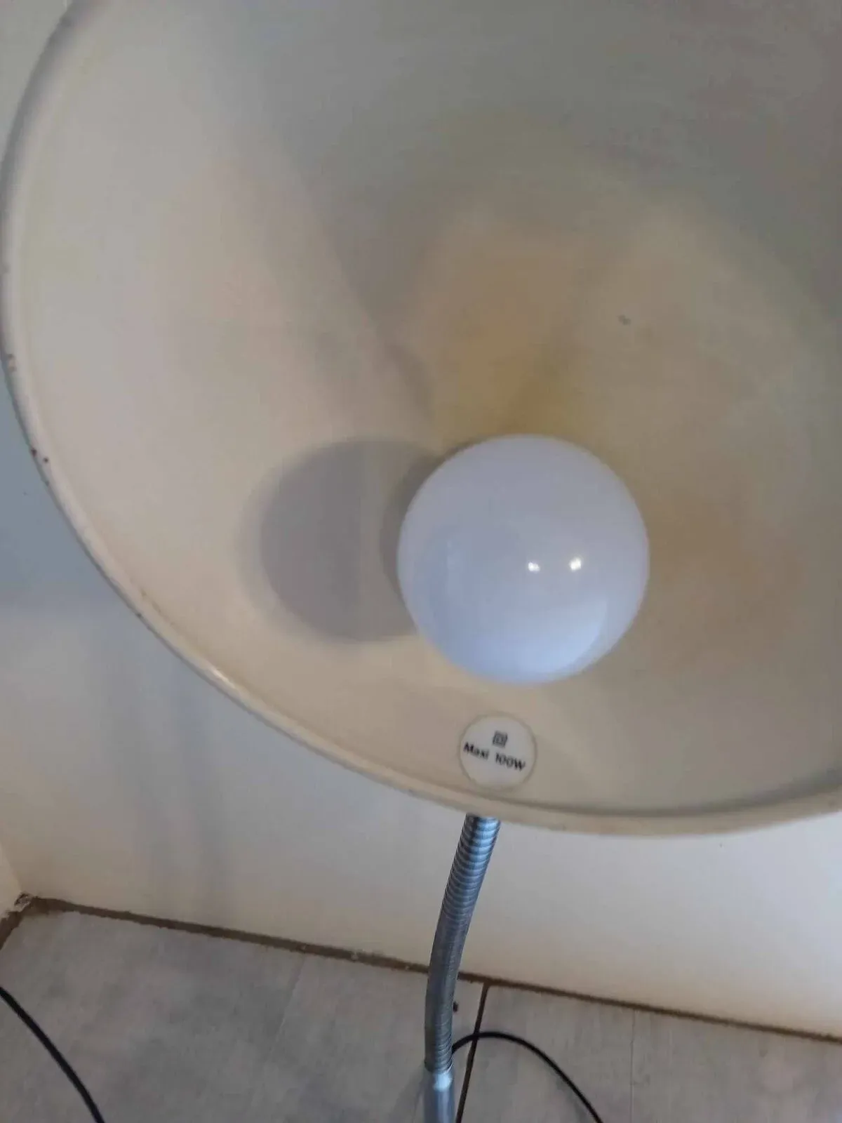 Illustration numéro 5 du produit Grande Lampe De Bureau Années 60/70