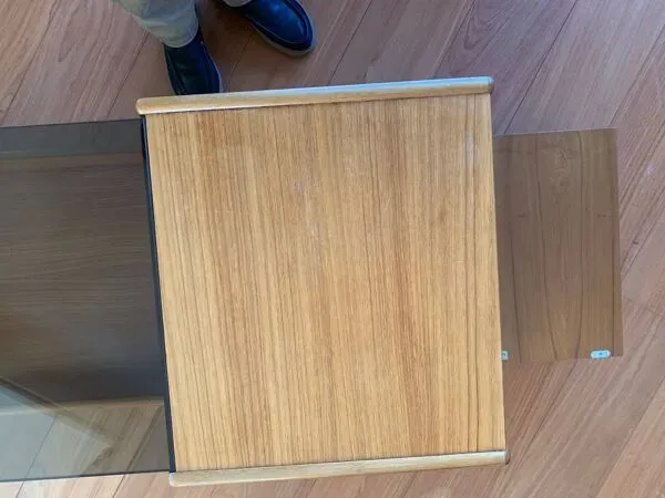 Illustration numéro 5 du produit Table basse bar danoise en teck massif et verre fumé, années 50-60