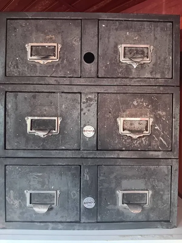 Illustration numéro 5 du produit Meuble industriel à tiroirs Ronéo