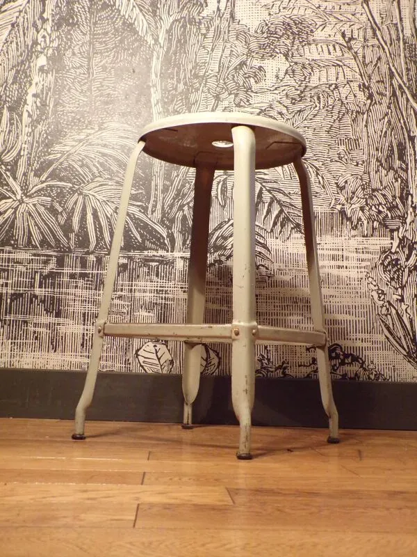 Illustration numéro 5 du produit Tabouret d'atelier Nicolle