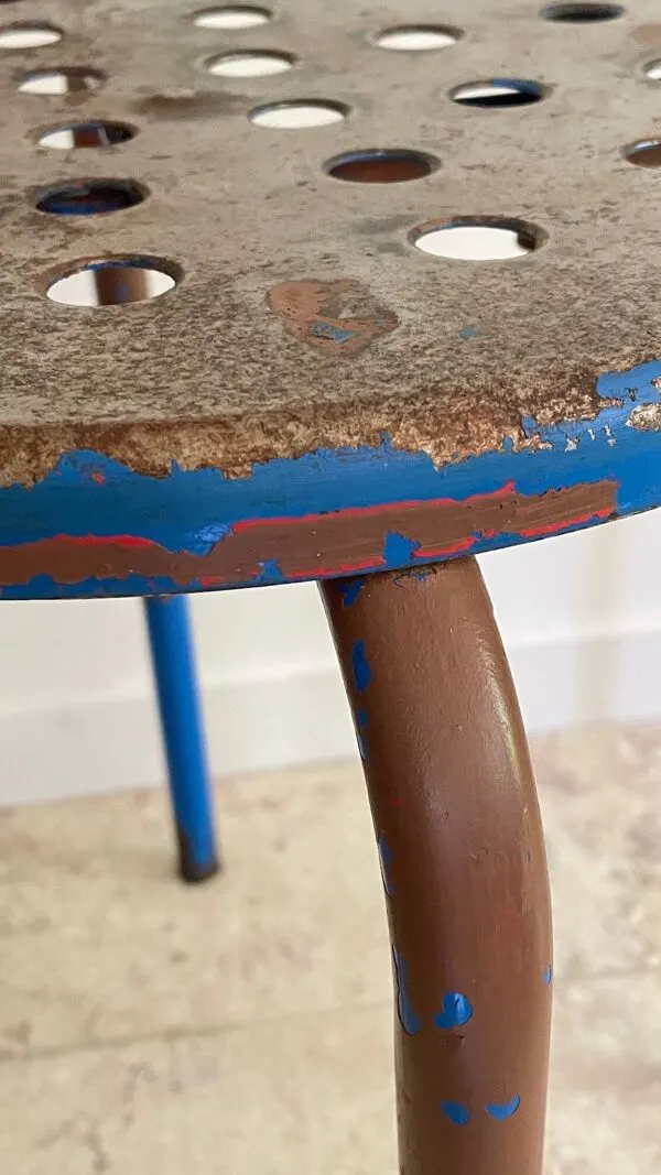 Illustration numéro 5 du produit Tabouret industriel acier patiné vintage