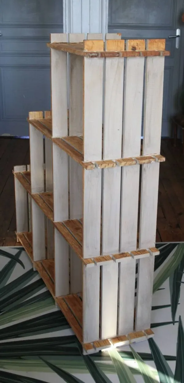 Illustration numéro 5 du produit Etagère en pin massif style Regain