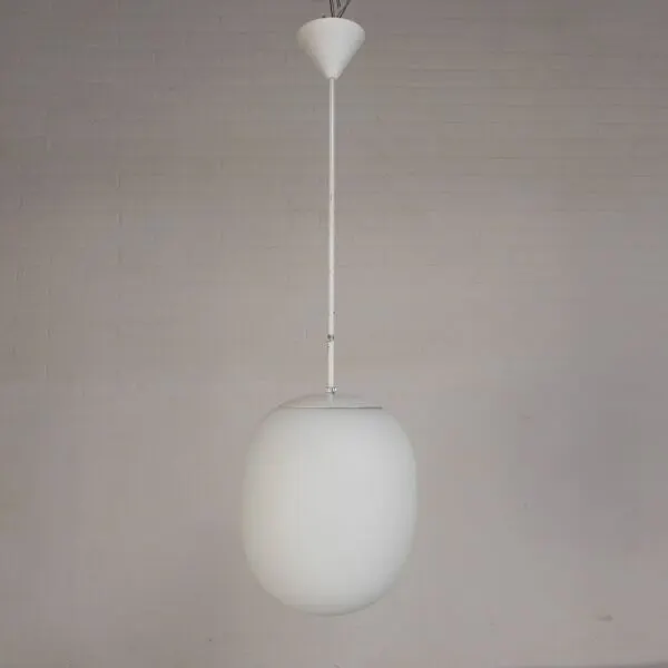 Illustration numéro 5 du produit Lampe d'école vintage avec abat-jour en verre dépoli blanc, années 1950