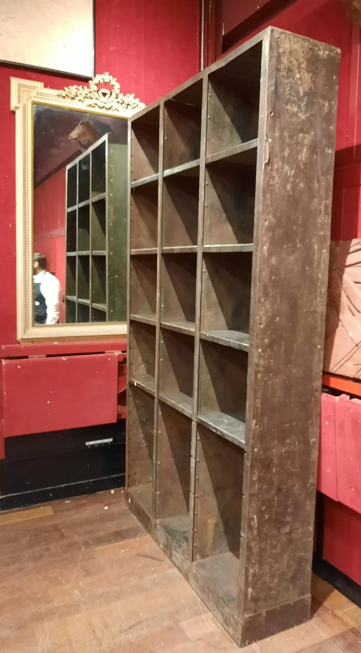 Illustration numéro 5 du produit Meuble industriel à casier en acier