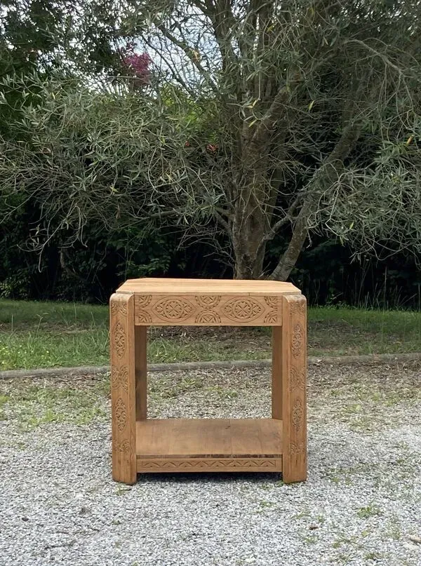 Illustration numéro 5 du produit Table d’appoint en pin