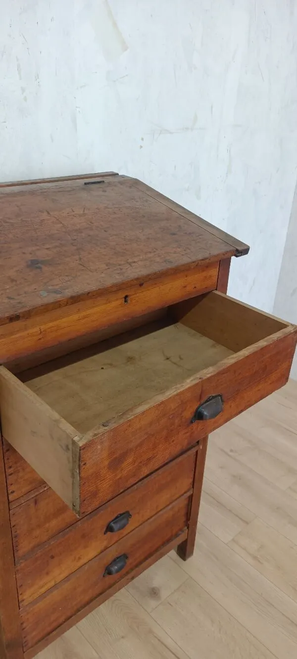 Illustration numéro 5 du produit Meuble de métier imprimeur