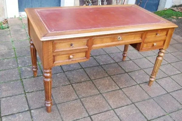 Illustration numéro 5 du produit Bureau Louis Philippe en noyer fin du 19e siècle