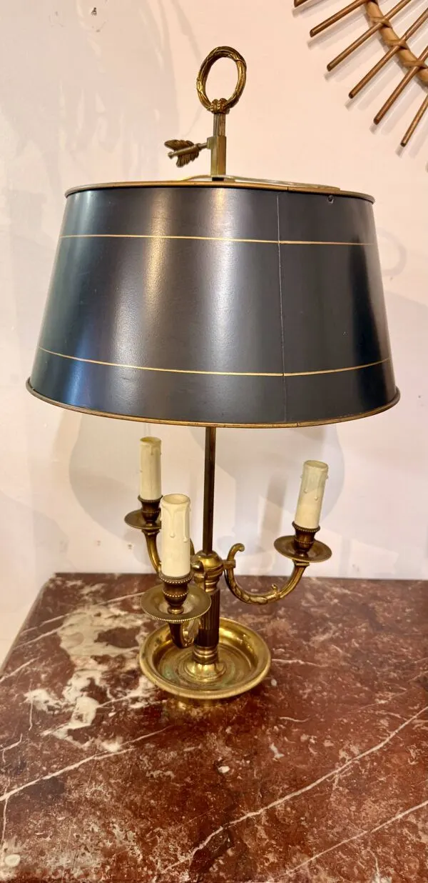 Illustration numéro 5 du produit Lampe bouillotte ancienne en laiton – 3 lumières