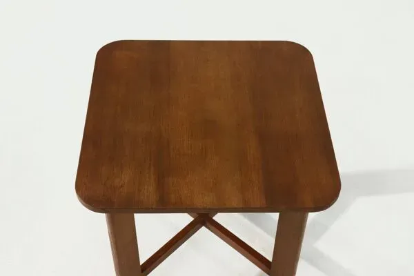 Illustration numéro 5 du produit Table d'appoint moderniste en chêne de l'école d'Amsterdam, années 1920