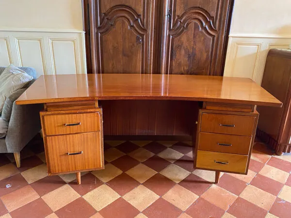 Illustration numéro 5 du produit Bureau de direction