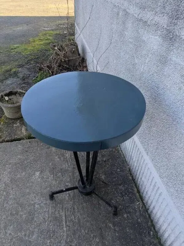 Illustration numéro 5 du produit Guéridon, table bistrot