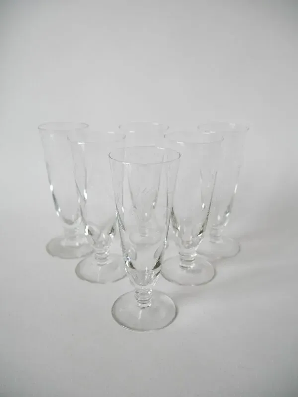 Illustration numéro 5 du produit Lot de 6 flûtes à champagne gravées 1960