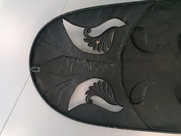 Illustration numéro 5 du produit Masque mural décoratif en métal sculpté