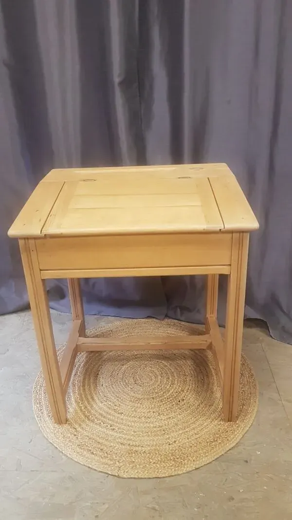 Illustration numéro 5 du produit Pupitre d'écolier années 80 en hêtre