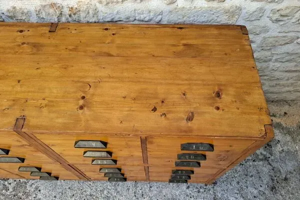 Illustration numéro 5 du produit Meuble de métiers à tiroirs