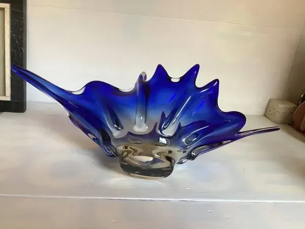 Illustration numéro 5 du produit Grande coupe bleu cobaltcentre de table