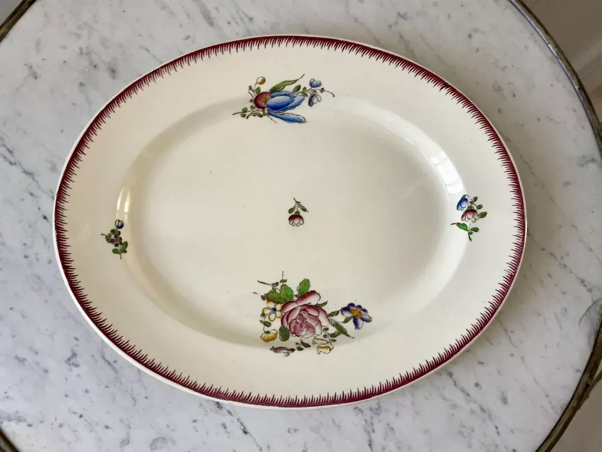 Illustration numéro 5 du produit plat oval Villeroy & Boch La Louvière fabrication belge en Terre de Fer début XXème