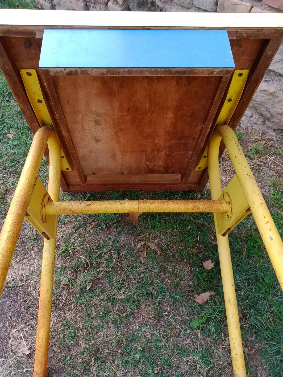 Illustration numéro 5 du produit Table