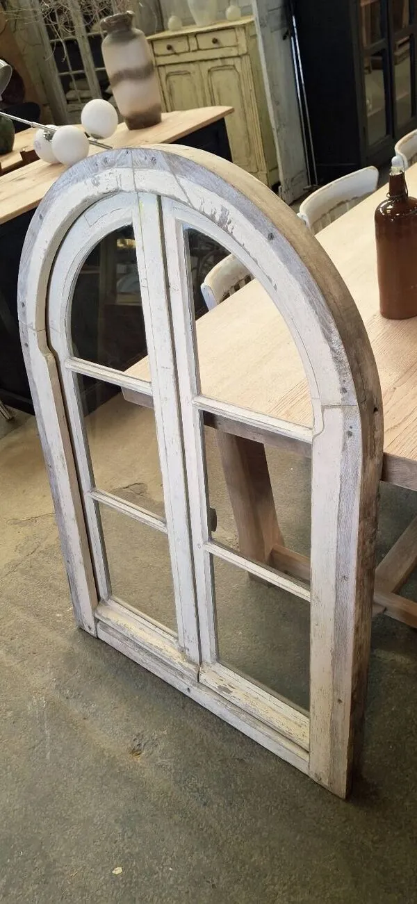 Illustration numéro 5 du produit Fenêtre ancienne sur châssis