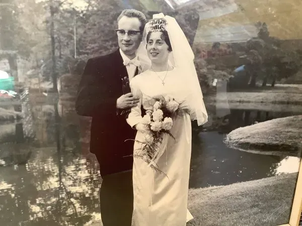 Illustration numéro 5 du produit Photographie de mariés, années 60