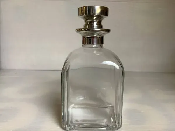 Illustration numéro 5 du produit Carafe à porto