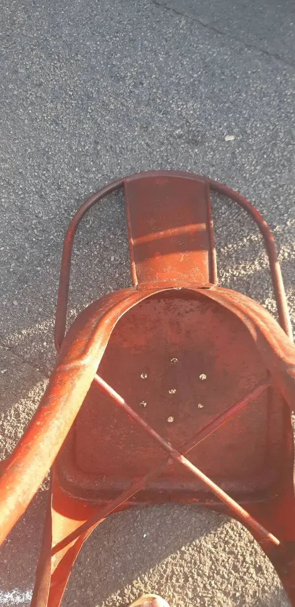 Illustration numéro 5 du produit Chaises tolix