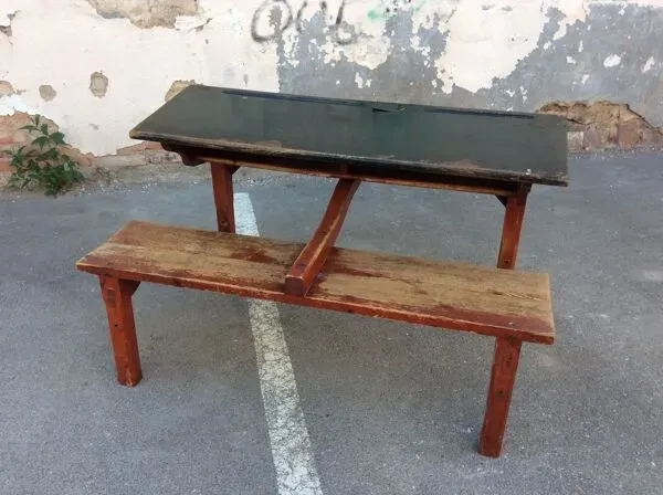 Illustration numéro 5 du produit Pupitre vintage mid-century bureau d'écolier