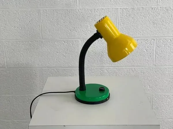 Illustration numéro 5 du produit Lampe de bureau industriel jaune et verte