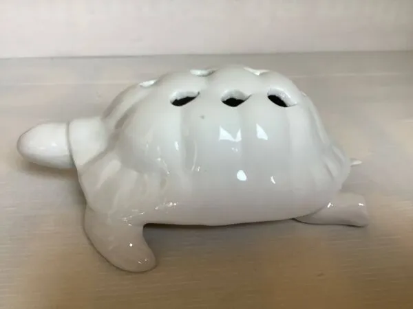 Illustration numéro 5 du produit Vase pique fleurs tortue