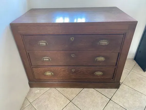 Illustration numéro 5 du produit Meuble de métier, comptoir 3 tiroirs en chêne