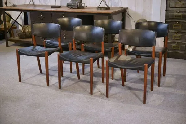 Illustration numéro 5 du produit Ensemble de 6 chaises Ejner Larsen et A. Bender Madsen pour Willy Beck design scandinave en cuir et palissandre 1960’s
