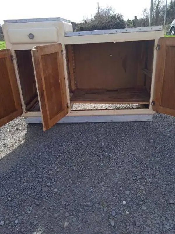 Illustration numéro 5 du produit Buffet Parisien asymétrique