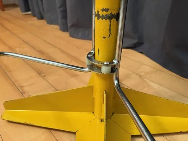 Illustration numéro 5 du produit Industrial chair Bieffe Padova, Italy, 1960s