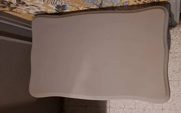 Illustration numéro 5 du produit Table basse rectangulaire en bois massif peinte en gris 1960