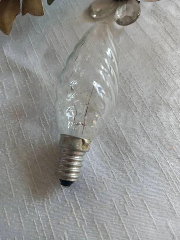 Illustration numéro 5 du produit Paire d’appliques murales italiennes Florentine  tole et verre