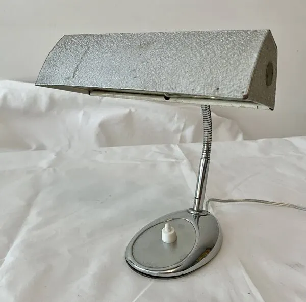Illustration numéro 5 du produit Lampe de bureau acier et chrome années 60