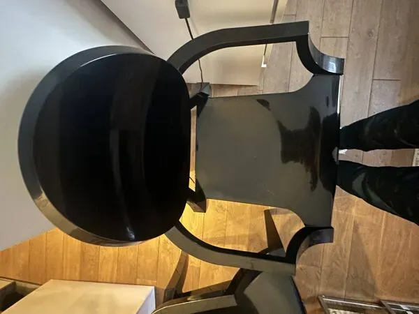 Illustration numéro 5 du produit Chaises Louis Ghost de Philippe Starck