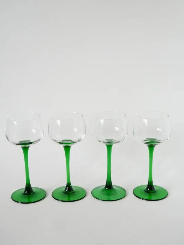 Illustration numéro 5 du produit Lot de 4 verres à pieds, vert foncé, made in France, Luminarc, 1970