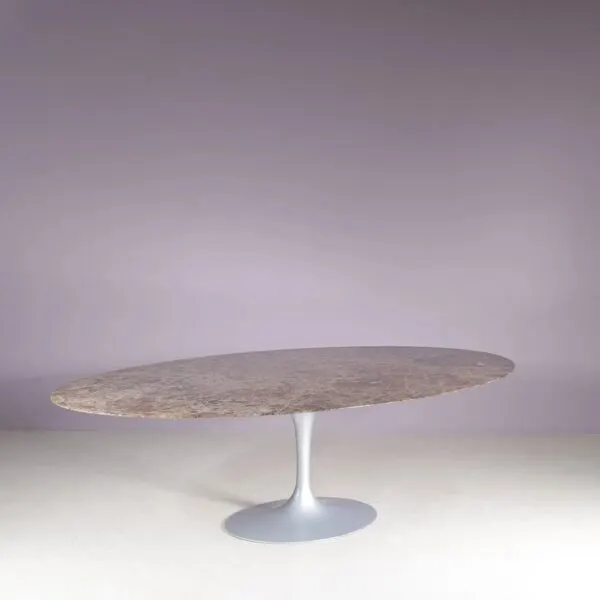 Illustration numéro 5 du produit Table ovale Tulip XL des années 1970 avec plateau en marbre brun et base ovale en argent mat / Eero Saarinen / Knoll, USA