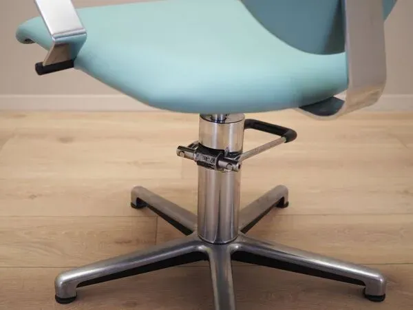 Illustration numéro 5 du produit Chaise de coiffure, design danois, années 1980, production : Danemark