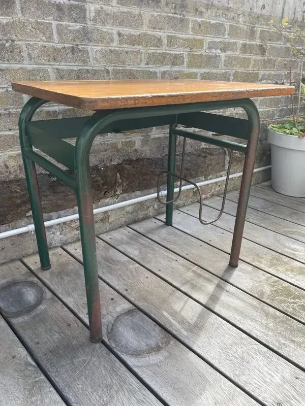 Illustration numéro 5 du produit Bureau d’écolier