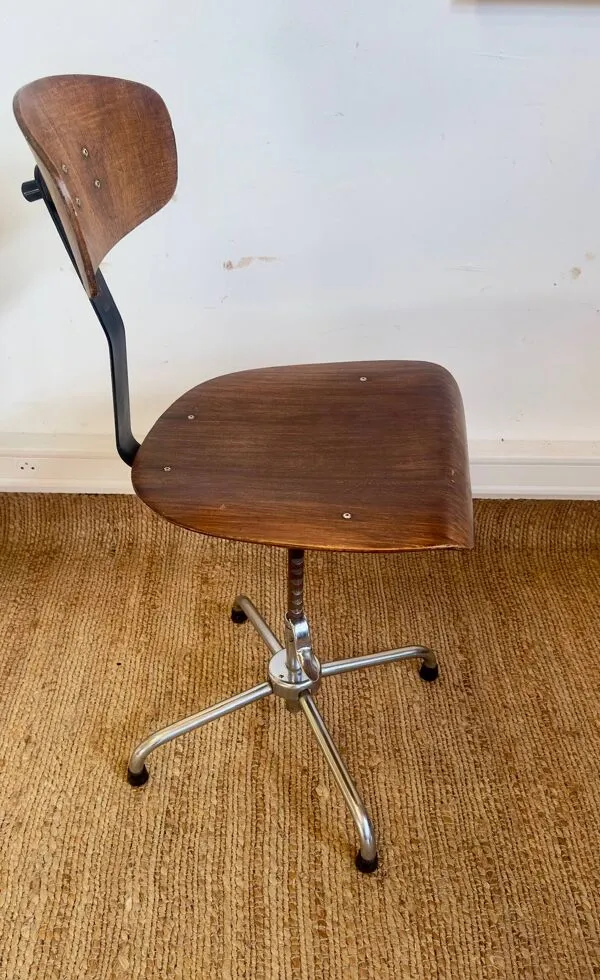 Illustration numéro 5 du produit Chaise d’atelier industrielle Stella