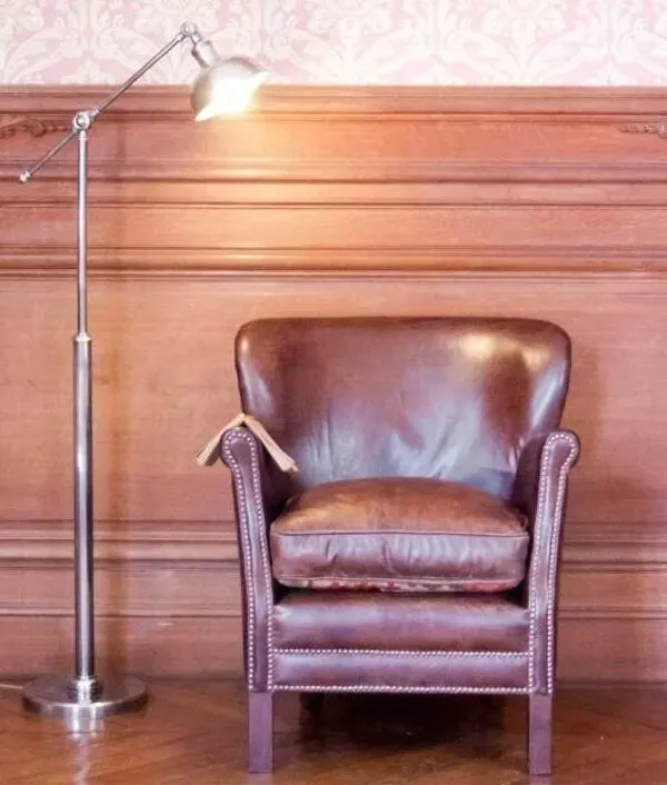 Illustration numéro 5 du produit Fauteuil club en cuir