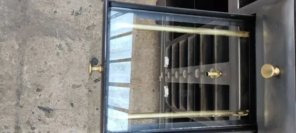 Illustration numéro 5 du produit Ancien meuble de dentiste métal meuble de métier