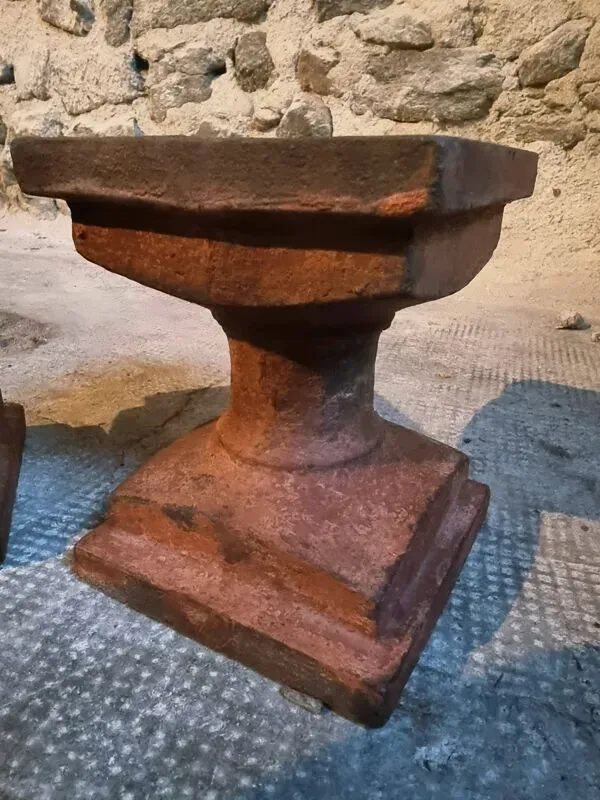 Illustration numéro 5 du produit Paire de bases architecturales anciennes en fonte (fin XIXe - début XXe siècle)