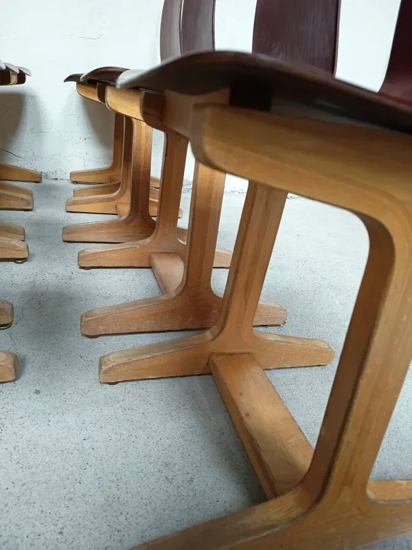 Illustration numéro 5 du produit 8 chaises d'école plywood