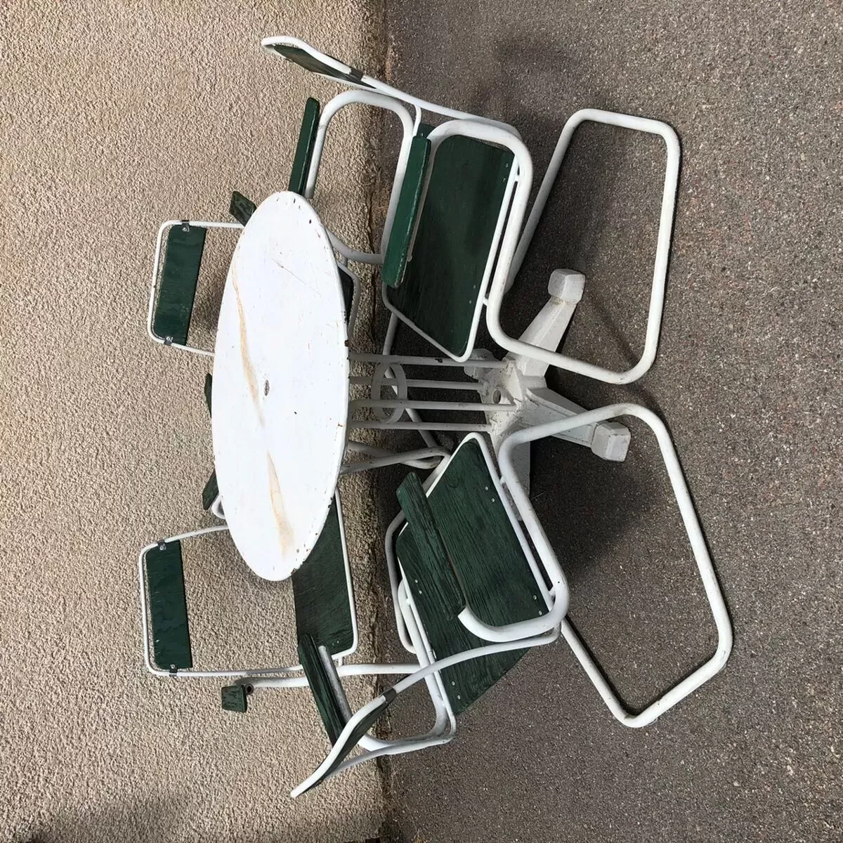 Illustration numéro 5 du produit Table de jardin 1930