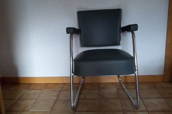 Illustration numéro 5 du produit Fauteuil de bureau industriel Roneo simili cuir skai vert chrome vintage 50