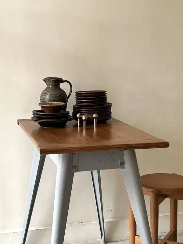 Illustration numéro 5 du produit Table à manger / bureau dlg Tolix 55 en métal et bois, design 1950